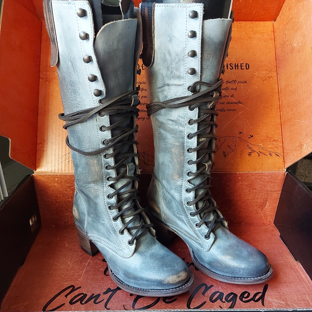 Freebird Grany Boots in Ice size 7 - Fits Narrow. BRAND NEW